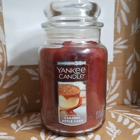 Yankee Candle Other - Yankee Candle Caramel Apple Cake
